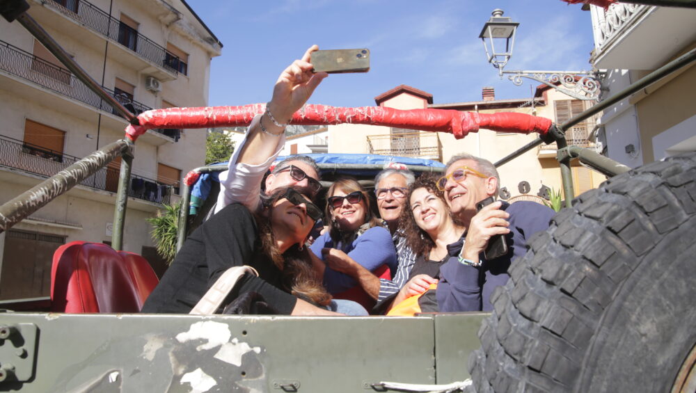 Turisti a Civita (Cs)